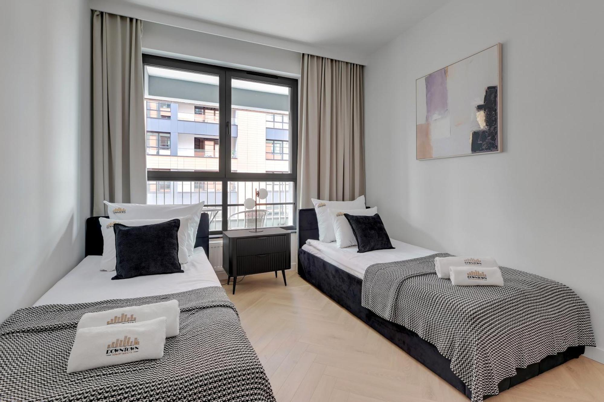 Doki Living - Foodhall & Parking By Downtown Apartments Гданськ Екстер'єр фото