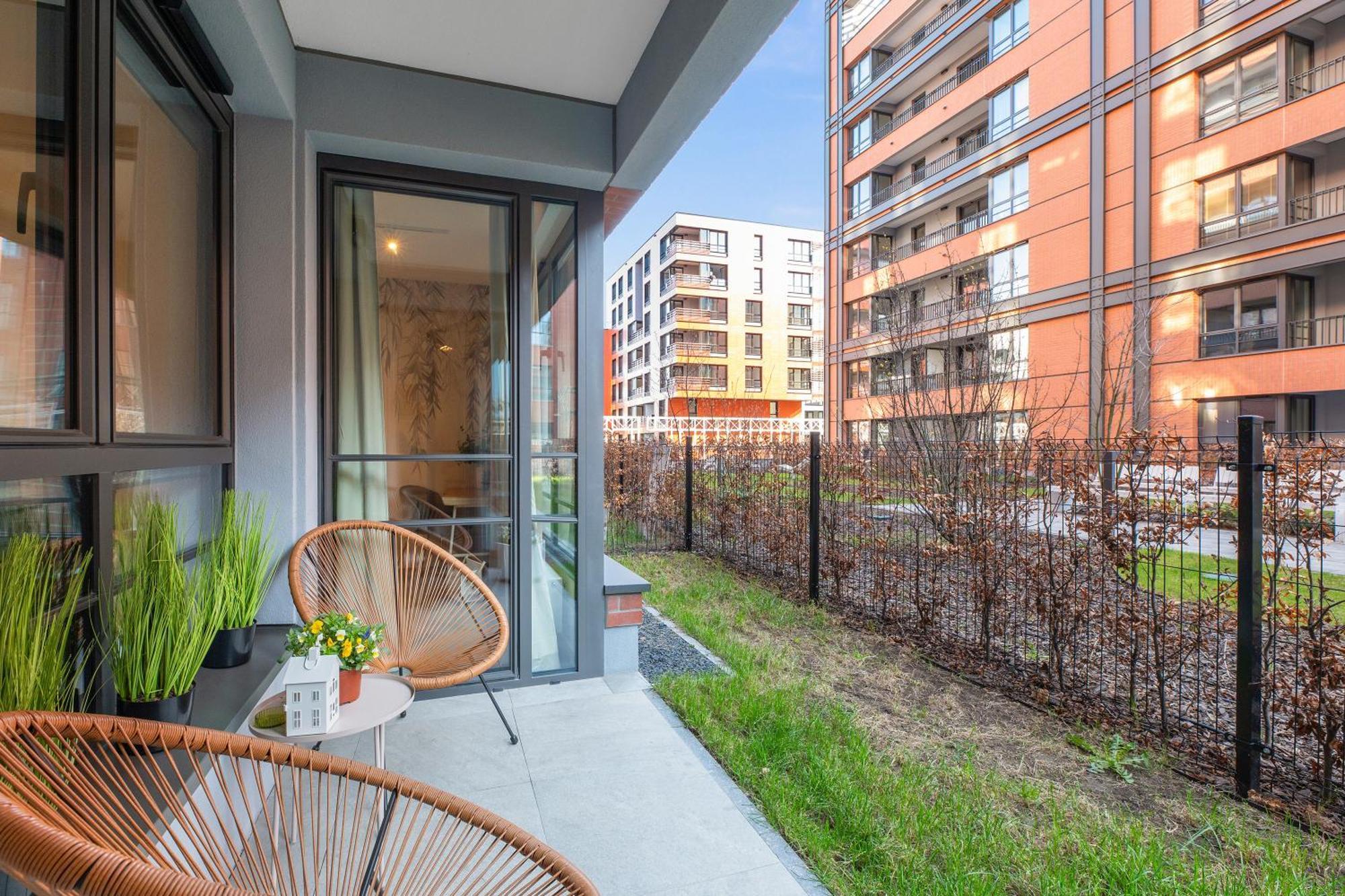 Doki Living - Foodhall & Parking By Downtown Apartments Гданськ Екстер'єр фото